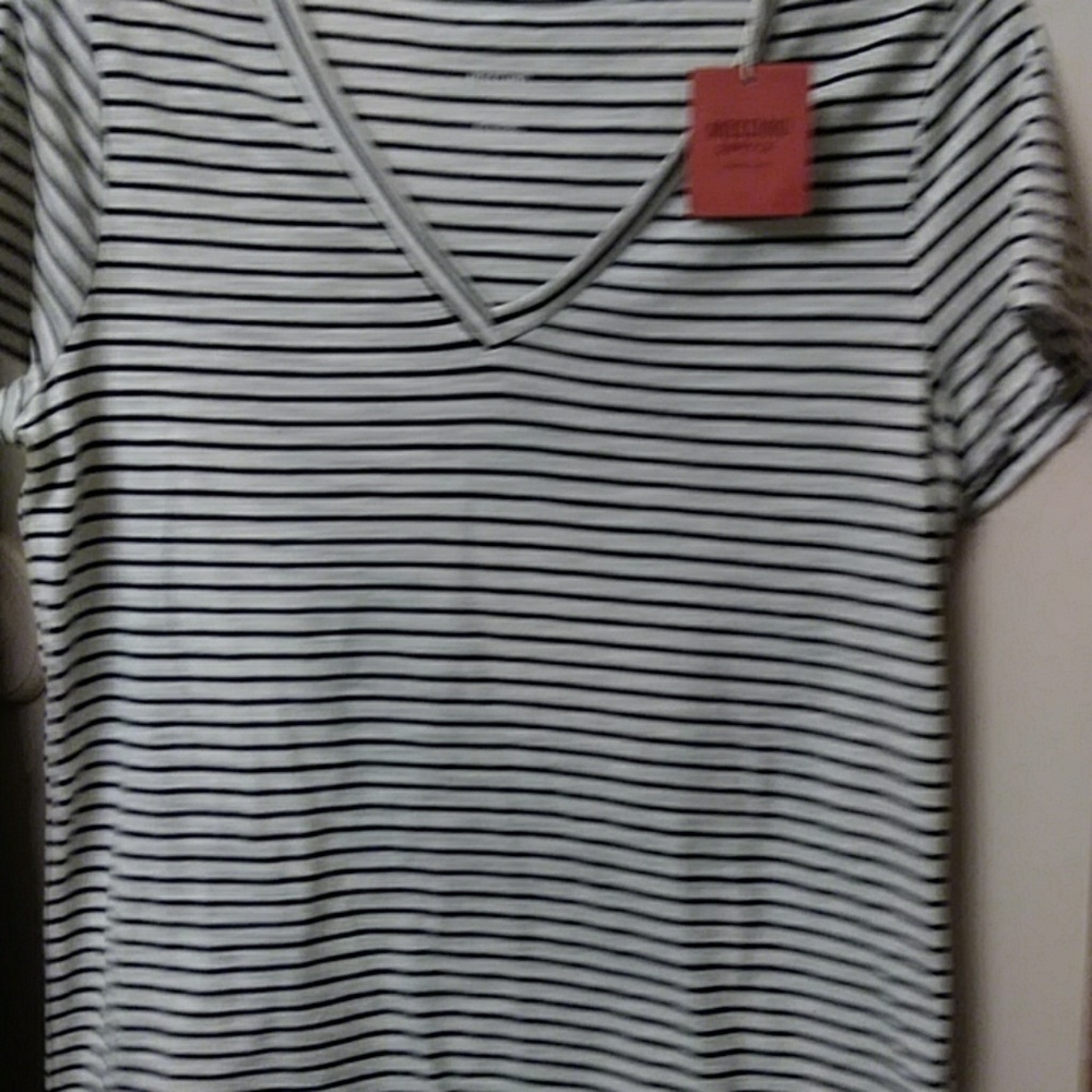 Mossimo tee shirt